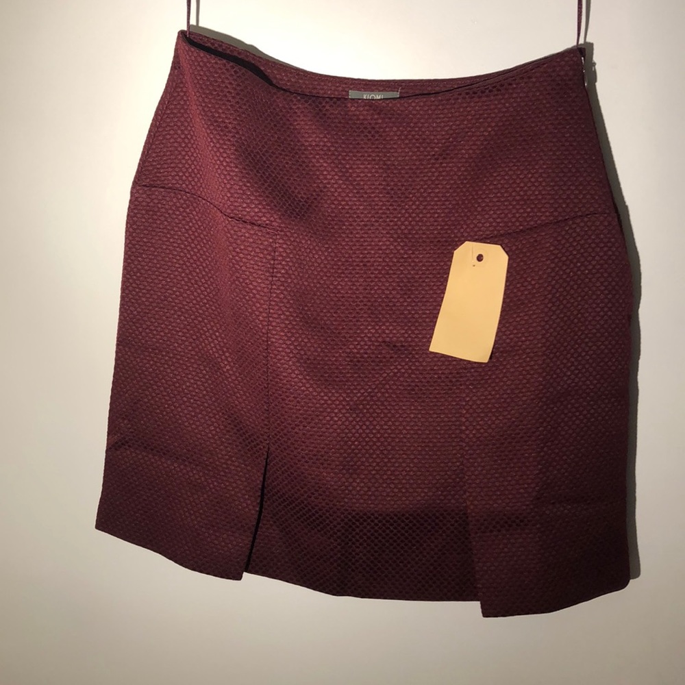 Textured business skirt